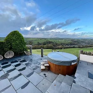  Holiday home Bank View Next To The Fleece Countryside United Kingdom